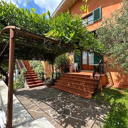 Le Quattro Stagioni Guest House Маса Екстериор снимка